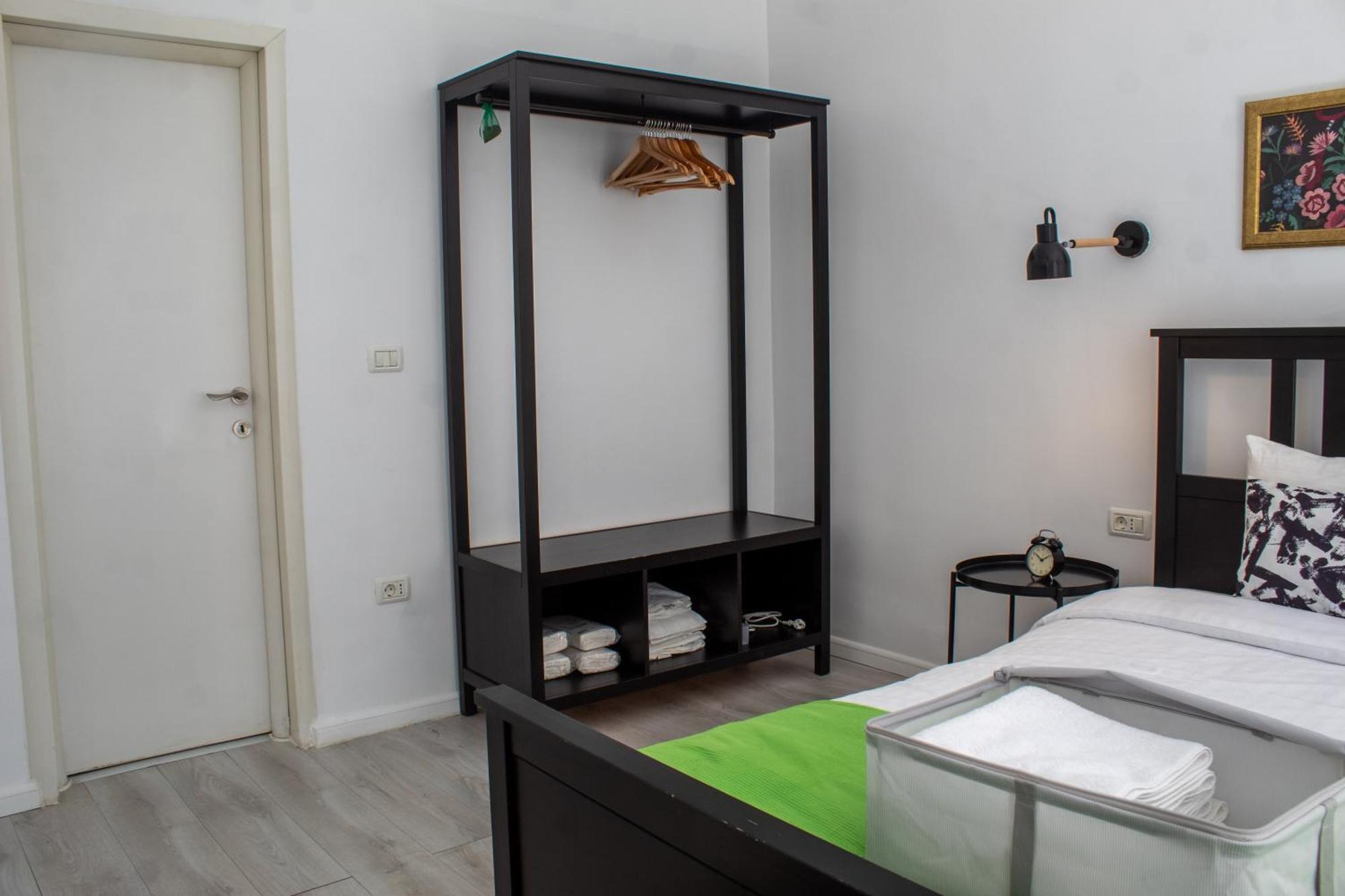 Domus Old Town Retreat Cozy & Central Bukarest Exteriör bild