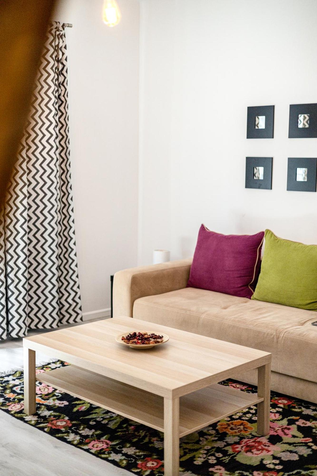 Domus Old Town Retreat Cozy & Central Bukarest Exteriör bild