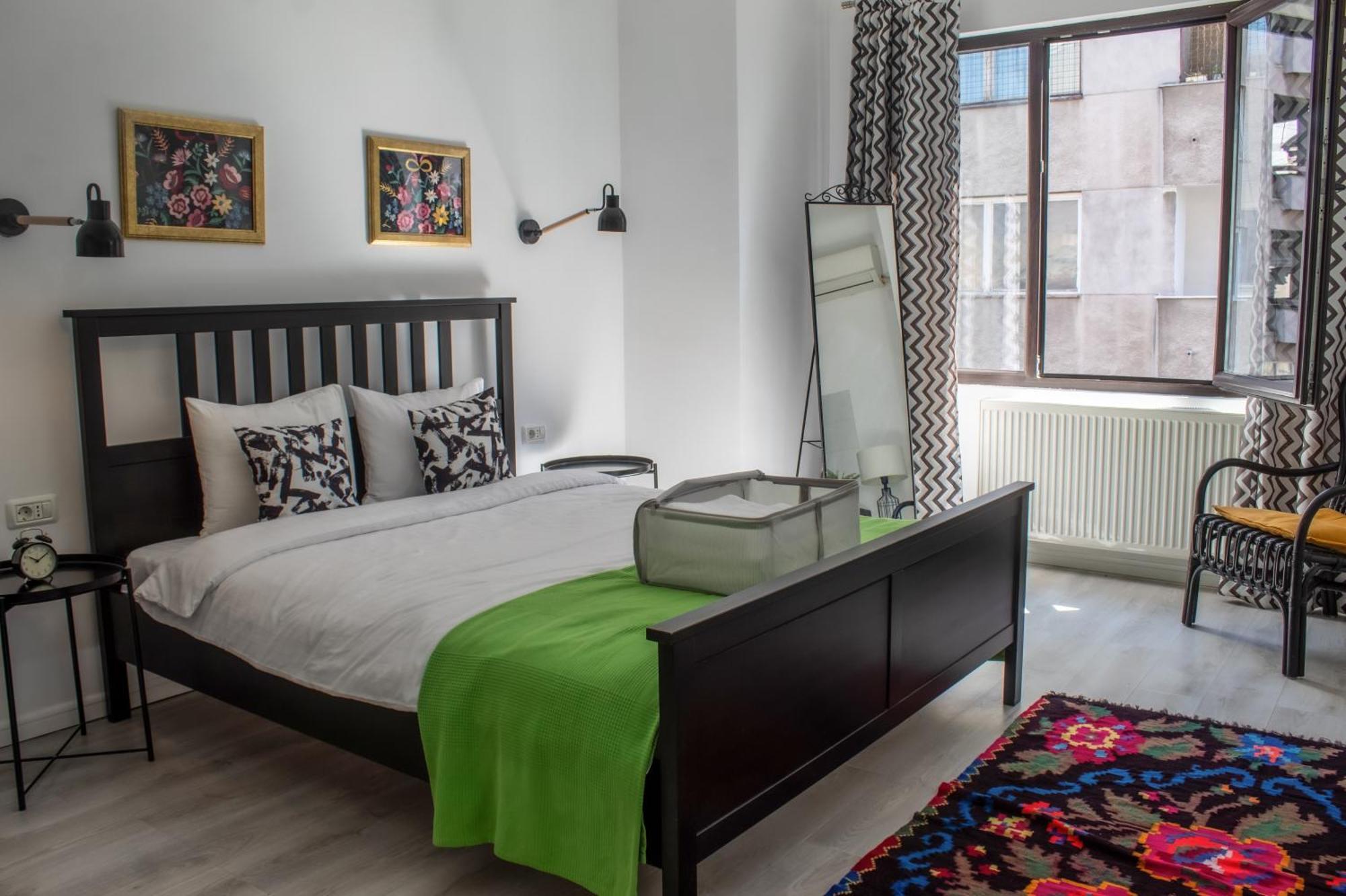 Domus Old Town Retreat Cozy & Central Bukarest Exteriör bild